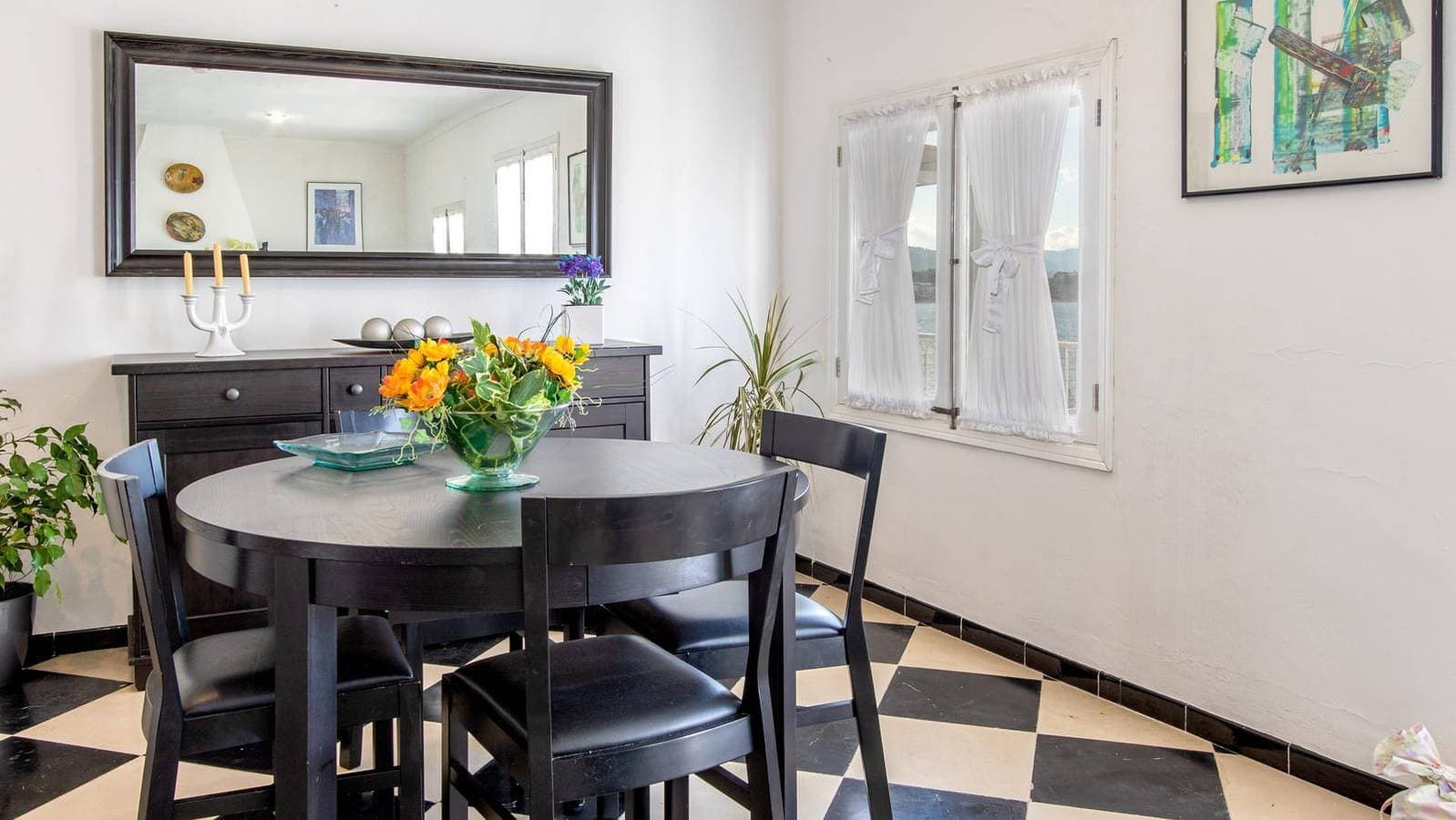 Foto 8 von 37: Ferienwohnung für 4 Personen mit Garten