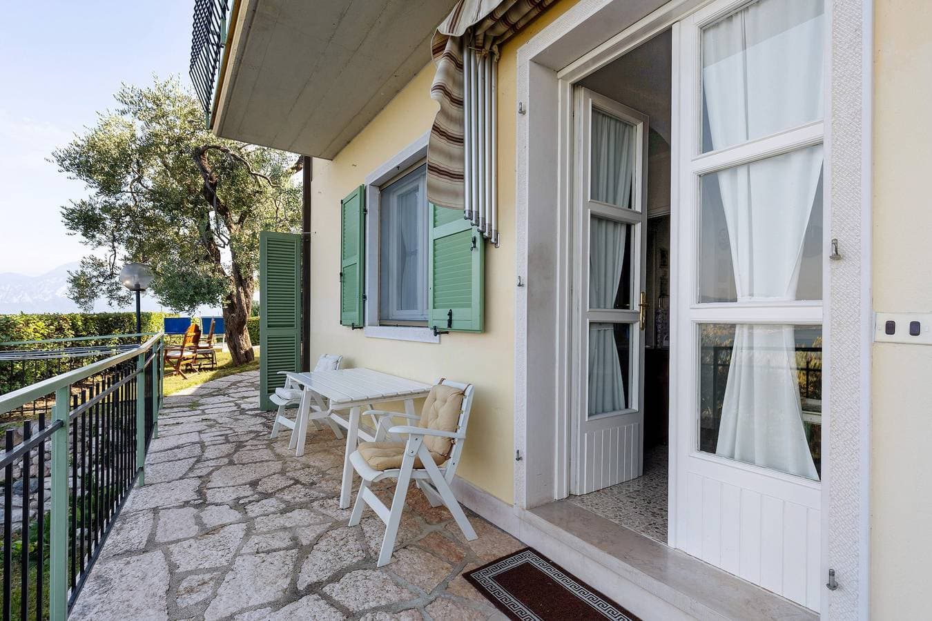 Foto 3 von 31: Ferienwohnung 'El Casal' mit Seeblick, Gemeinschaftspool und WLAN