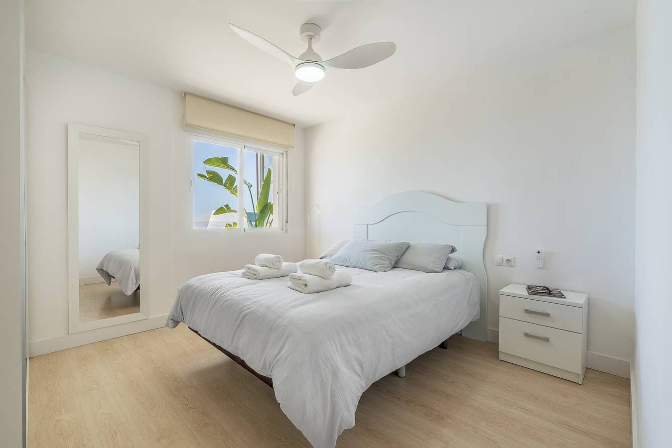 Foto 11 von 28: Ferienwohnung 'Primera Linea De Playa La Herradura' mit Meerblick, Balkon und WLAN