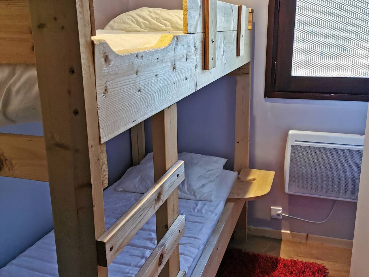 Foto 6 von 12: Charmante 2 Pièces Rénové, Proche Remontées, Centre Aquatique, 2 Chambres, Cuisine Équipée, Animaux Non Admis