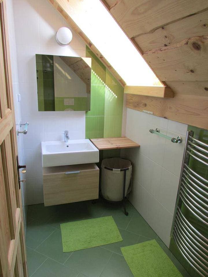 Foto 10 von 39: Two-Bedroom Apartment with Balcony