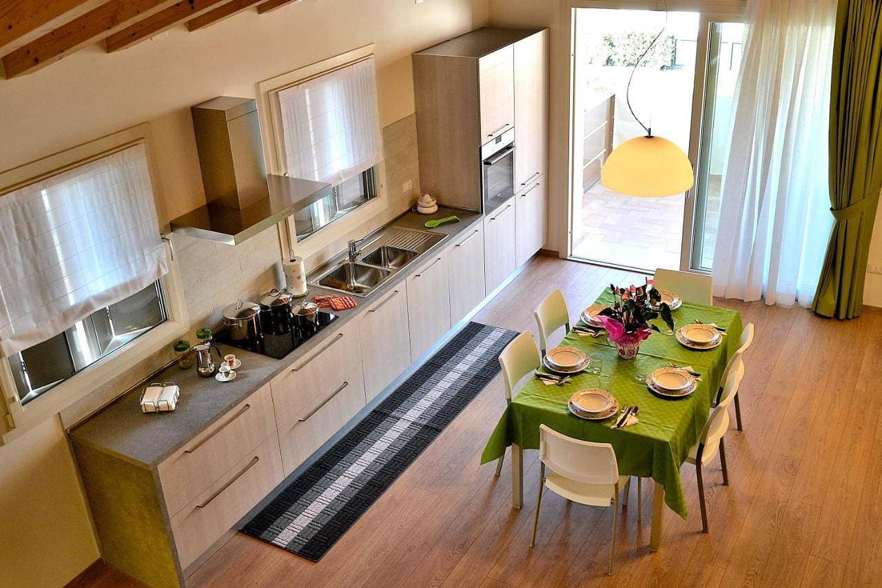 Foto 9 von 42: Three-Bedroom Apartment with Balcony