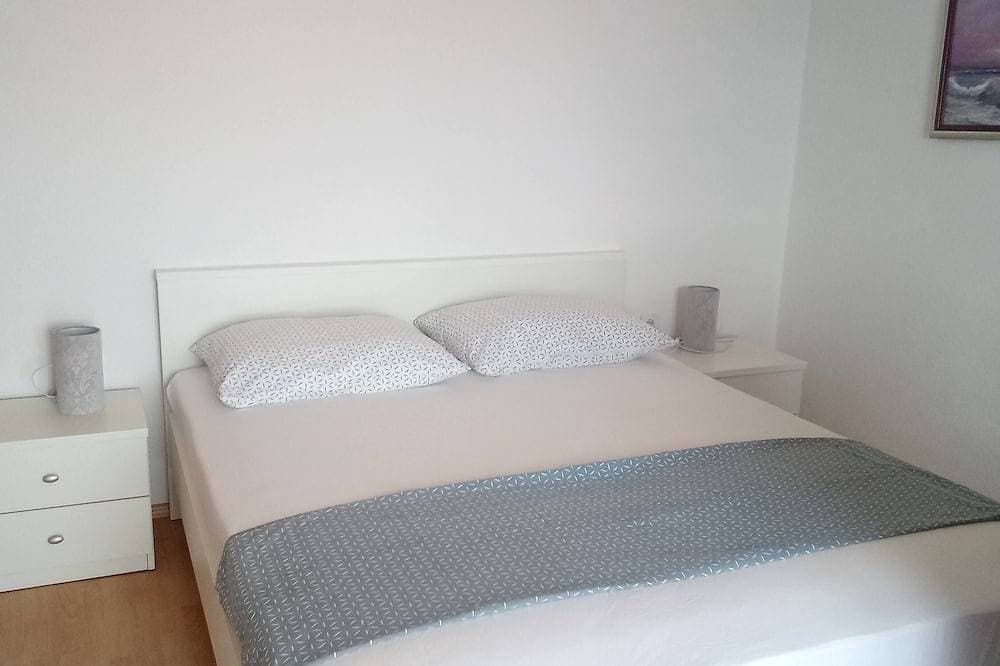 Foto 2 von 28: The apartment is located on the first floor of our house, 50 meters from the sea
