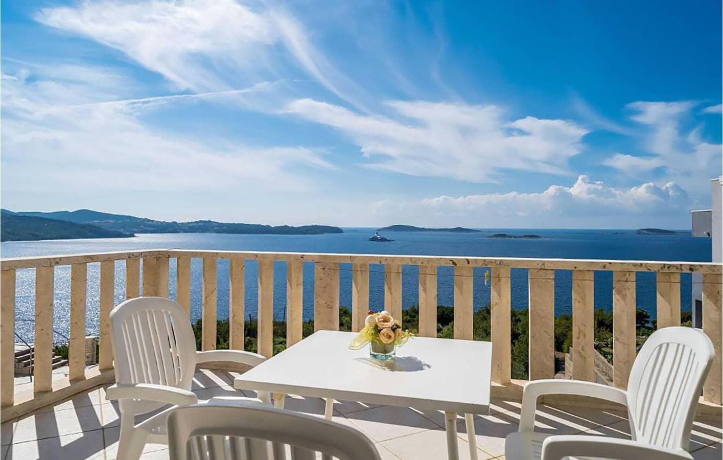 Foto 10 von 20: Apartment mit Meerblick, Pool, Terrasse und nur wenige Schritte vom Strand entfernt