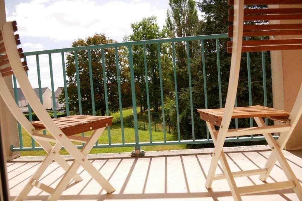 Foto 6 von 6: Two-bedroom apartment in a quiet building with a balcony, just an 8-minute walk from downtown!