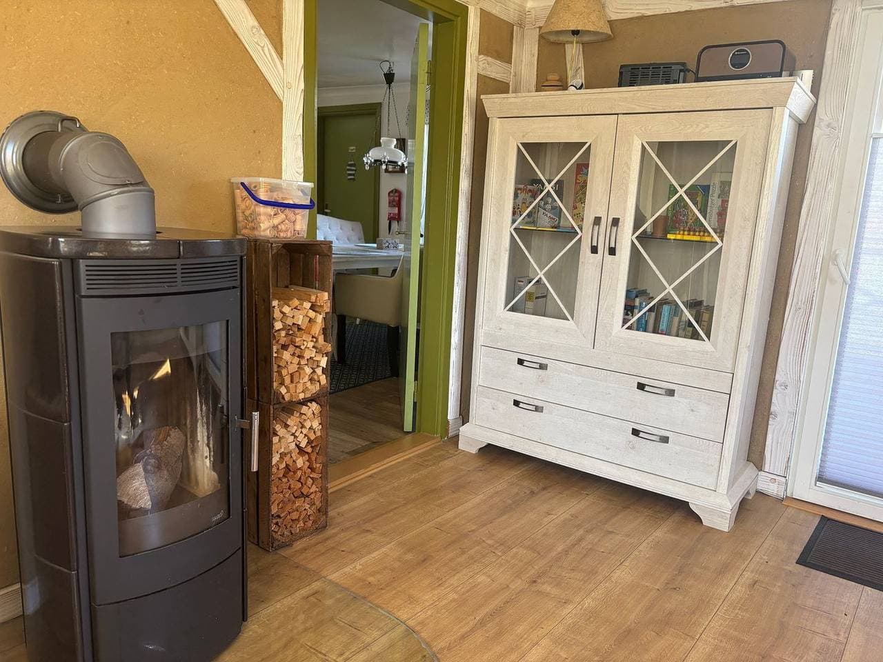 Foto 4 von 48: Hus Bockare in Småland – rotes Schwedenhaus mit Kamin & Garten für 5 Pers.