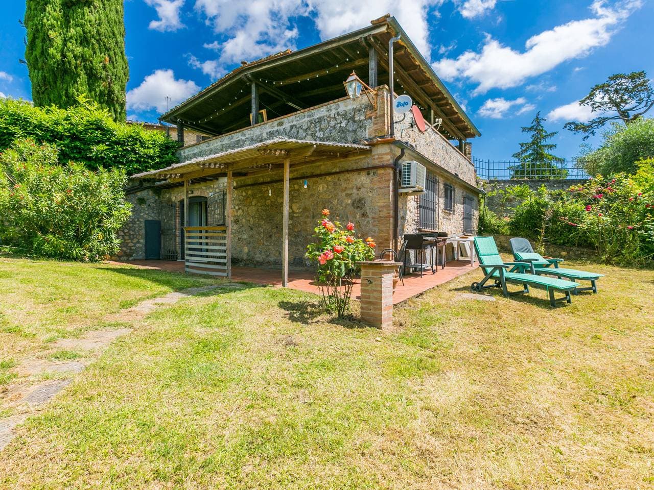 Schönes, freistehendes Haus L'Oliviera 1