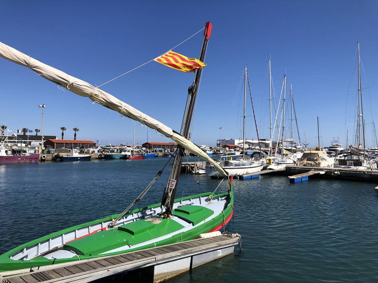 Foto 13 von 16: Saint-Cyprien: Eg T3, Terrasse, Parkplatz, 600m vom Strand entfernt