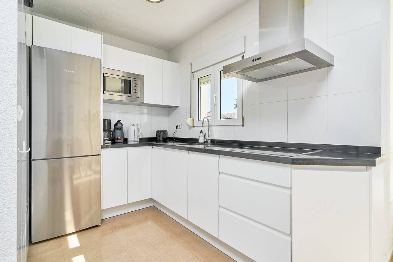 Foto 7 von 28: Apartment 'Frontal By Immo Stoop' mit Meerblick, WLAN und Klimaanlage