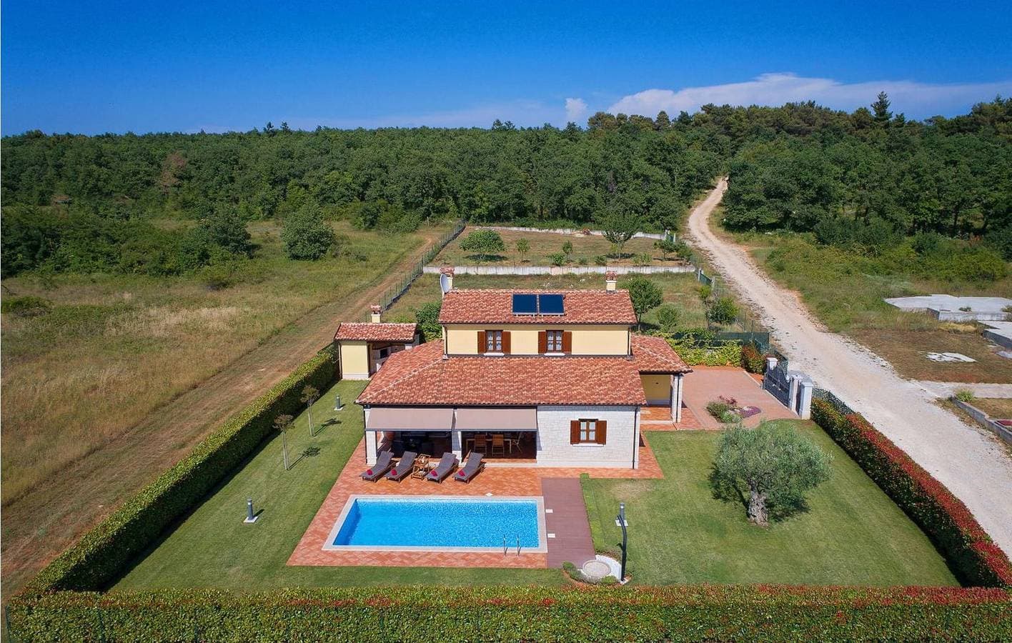 Foto 4 von 48: Reizende 2-Zimmer-Wohnung mit Pool und Terrasse in Visnjan, 500 m von den Sehenswürdigkeiten entfernt