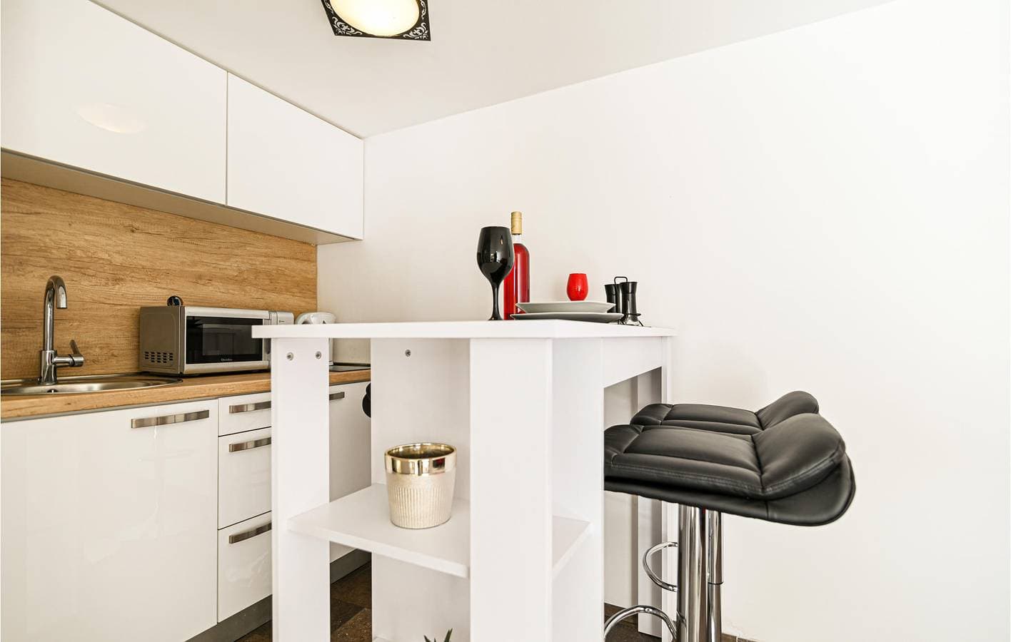 Foto 9 von 20: Gemütliche Ferienwohnung, 200 m vom Strand Uvala Bočići entfernt, mit moderner Ausstattung