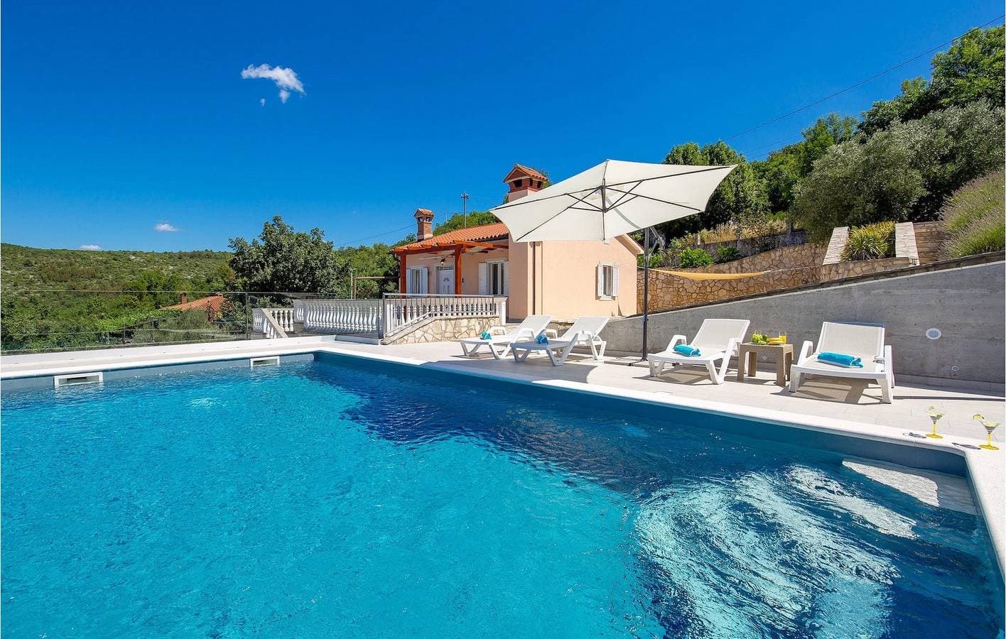Foto 10 von 53: Gemütliche Ferienwohnung mit Pool, nahe der Küste und dem Stadtzentrum – der ideale Urlaubsort!