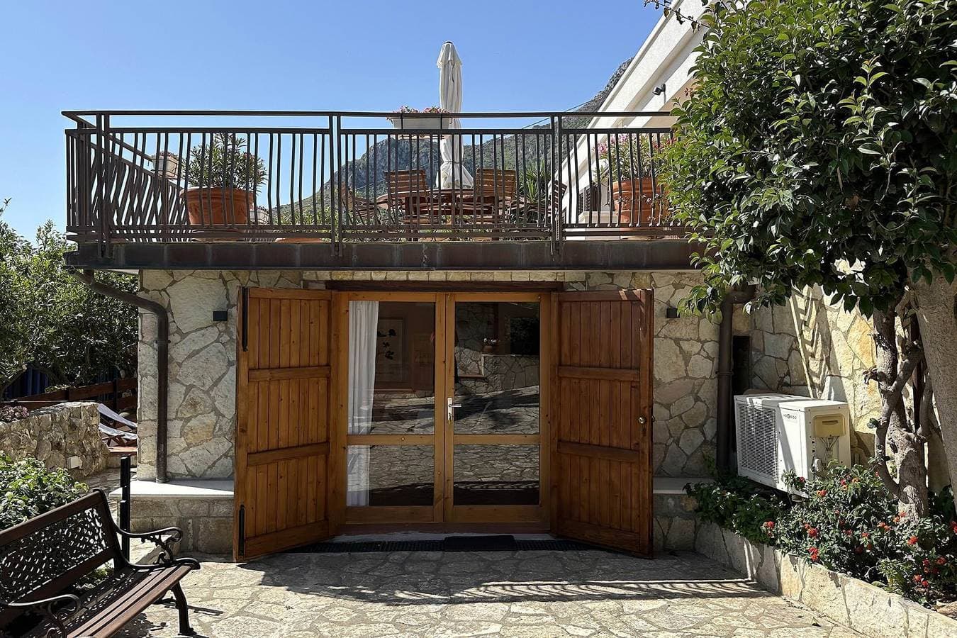 Foto 5 von 24: Villa für 4 Personen mit Garten