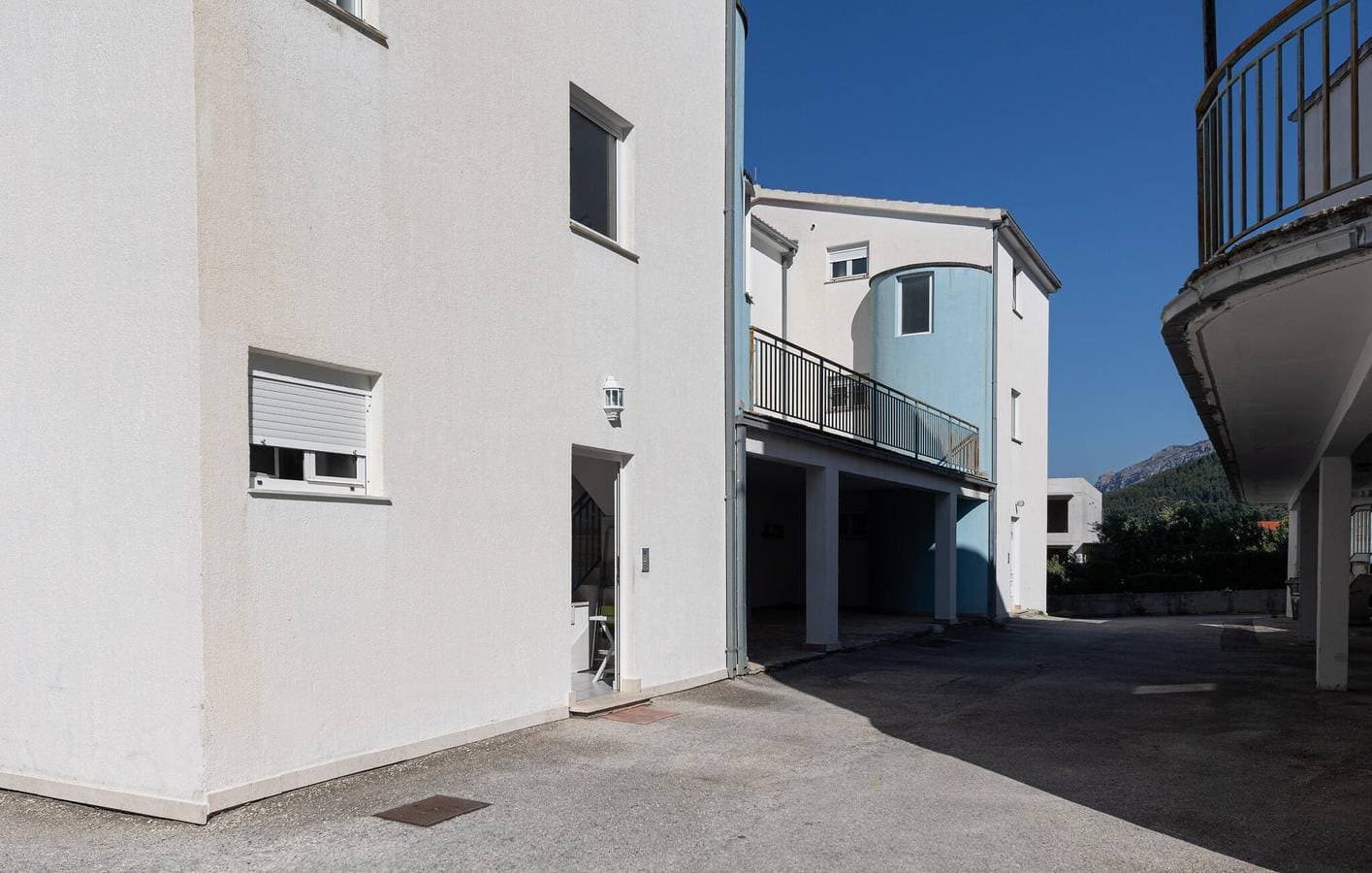 Foto 8 von 21: Gemütliches Apartment mit Meerblick, Terrasse, Parkplatz und WLAN – 900 m vom Strand entfernt