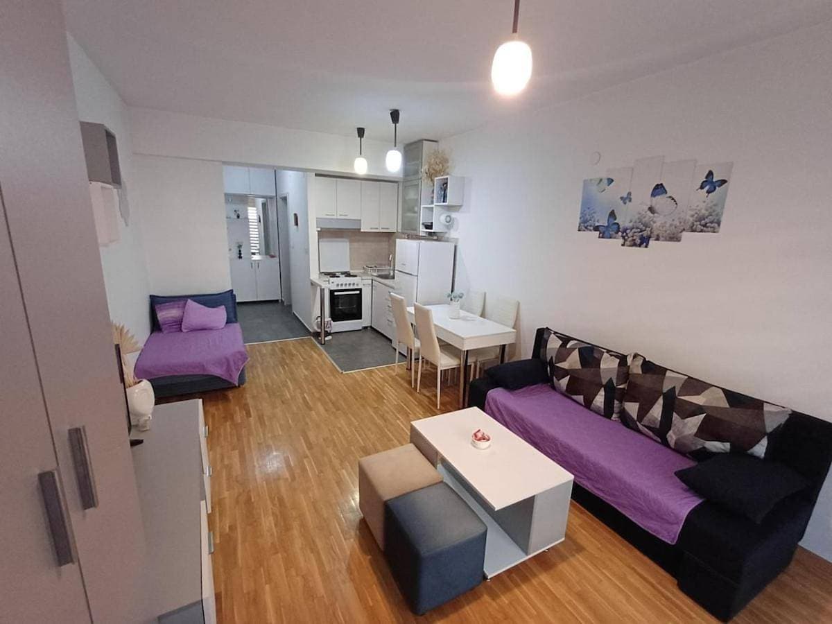 Cozy 2-Guest Skopje Apt, Free Parking 1