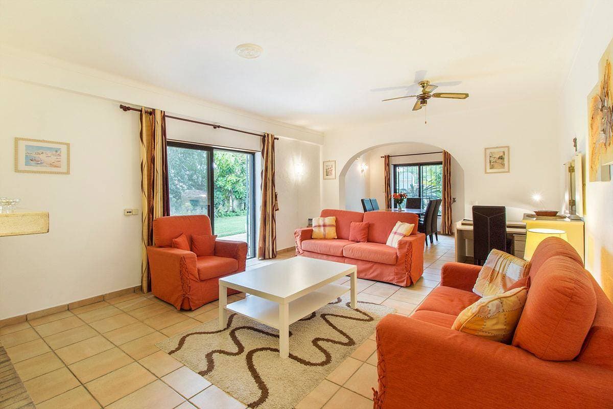 Foto 3 von 25: Villa für 4 Personen mit Terrasse