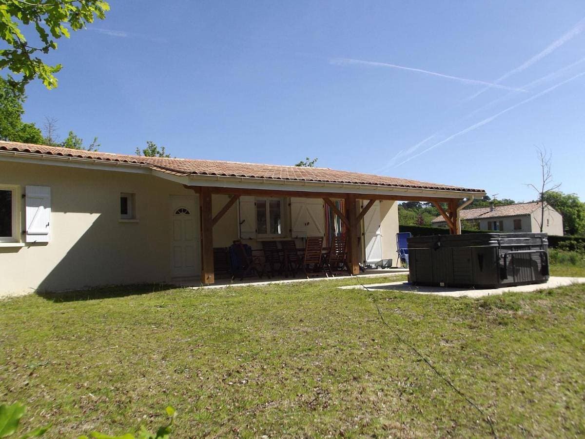 Foto 3 von 38: Three-Bedroom Holiday Home