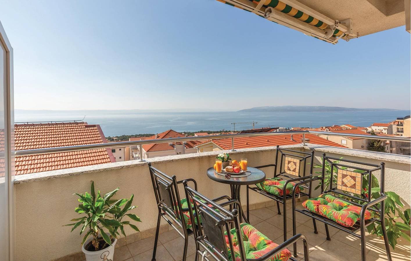 Foto 4 von 22: Urlaub am Meer: Modernes Apartment mit Terrasse, Parkplatz und WLAN in Makarska