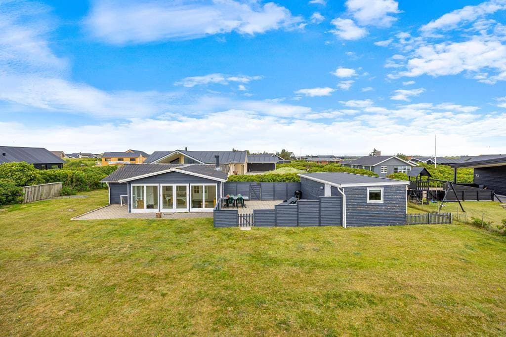 Gemütliches Ferienhaus mit Wintergarten nah am Strand 1