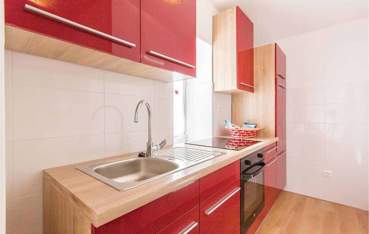 Foto 11 von 22: Charmantes Apartment mit Pool, WLAN und Terrasse – 2,5 km vom Stadtzentrum entfernt
