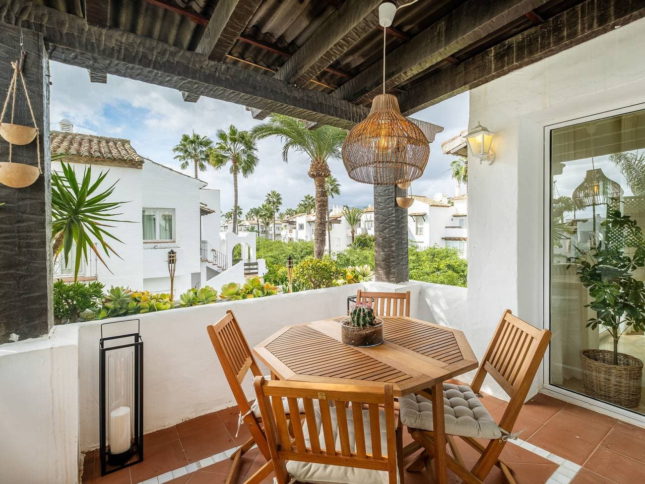 Charmante Wohnung in Estepona mit Pool und Parkplatz 1