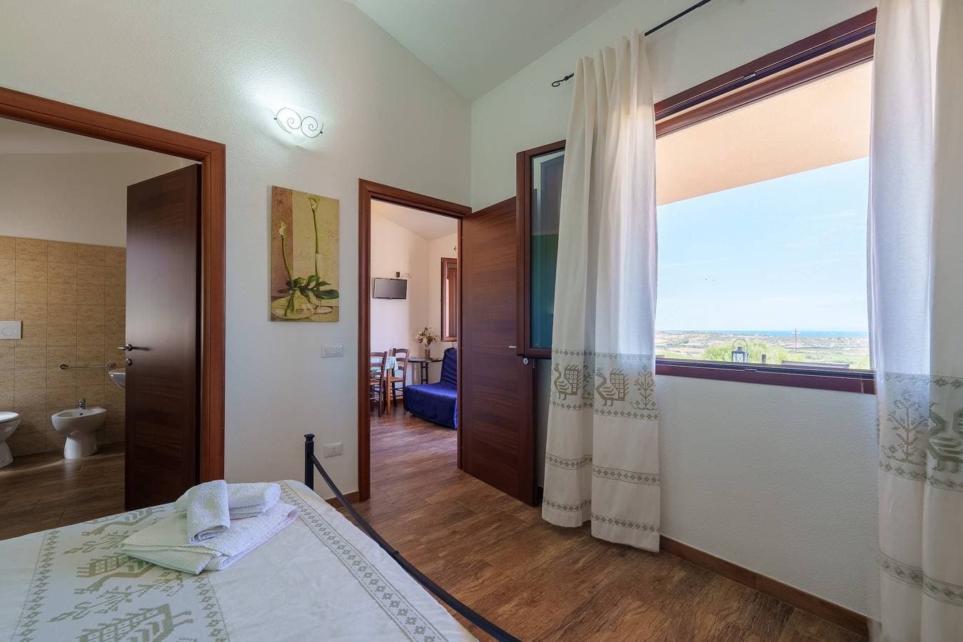 Foto 13 von 29: Ferienwohnung "Casa Mirto Con Piscina E Vista Mare" mit Meerblick, Gemeinschaftspool und WLAN