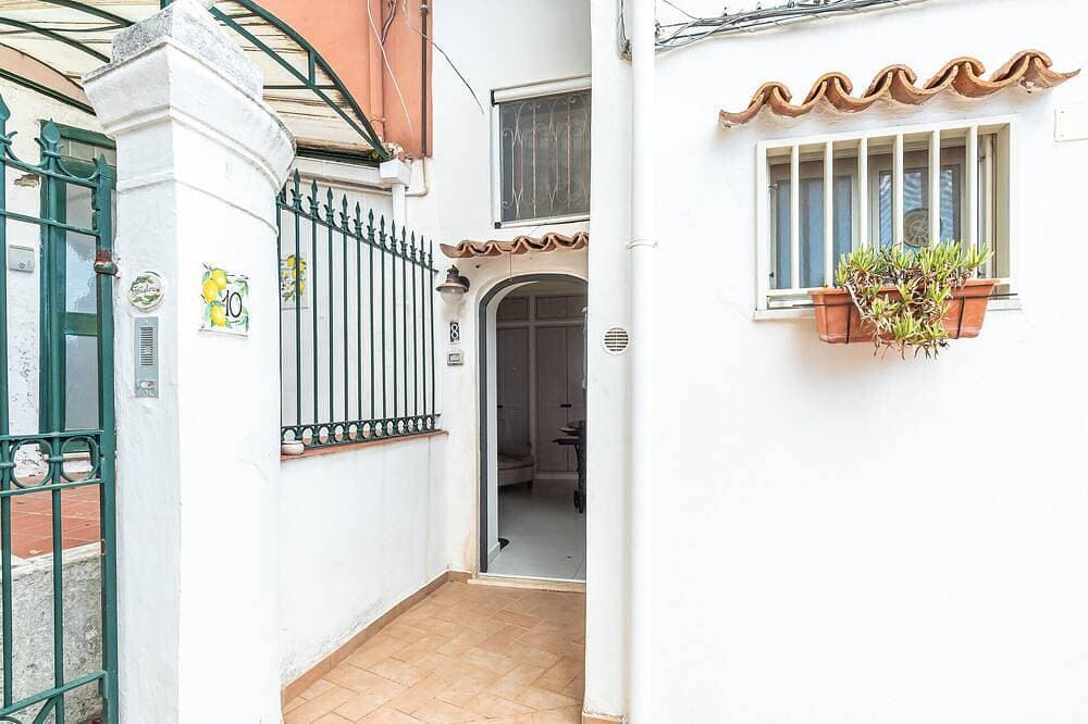 Foto 13 von 30: Amazing apartment in Raito with WiFi
