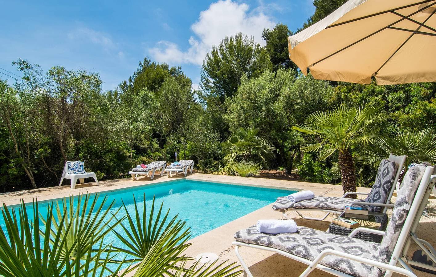 Apartment mit Meerblick, Pool, Terrasse und AC - 900m zum Strand 1