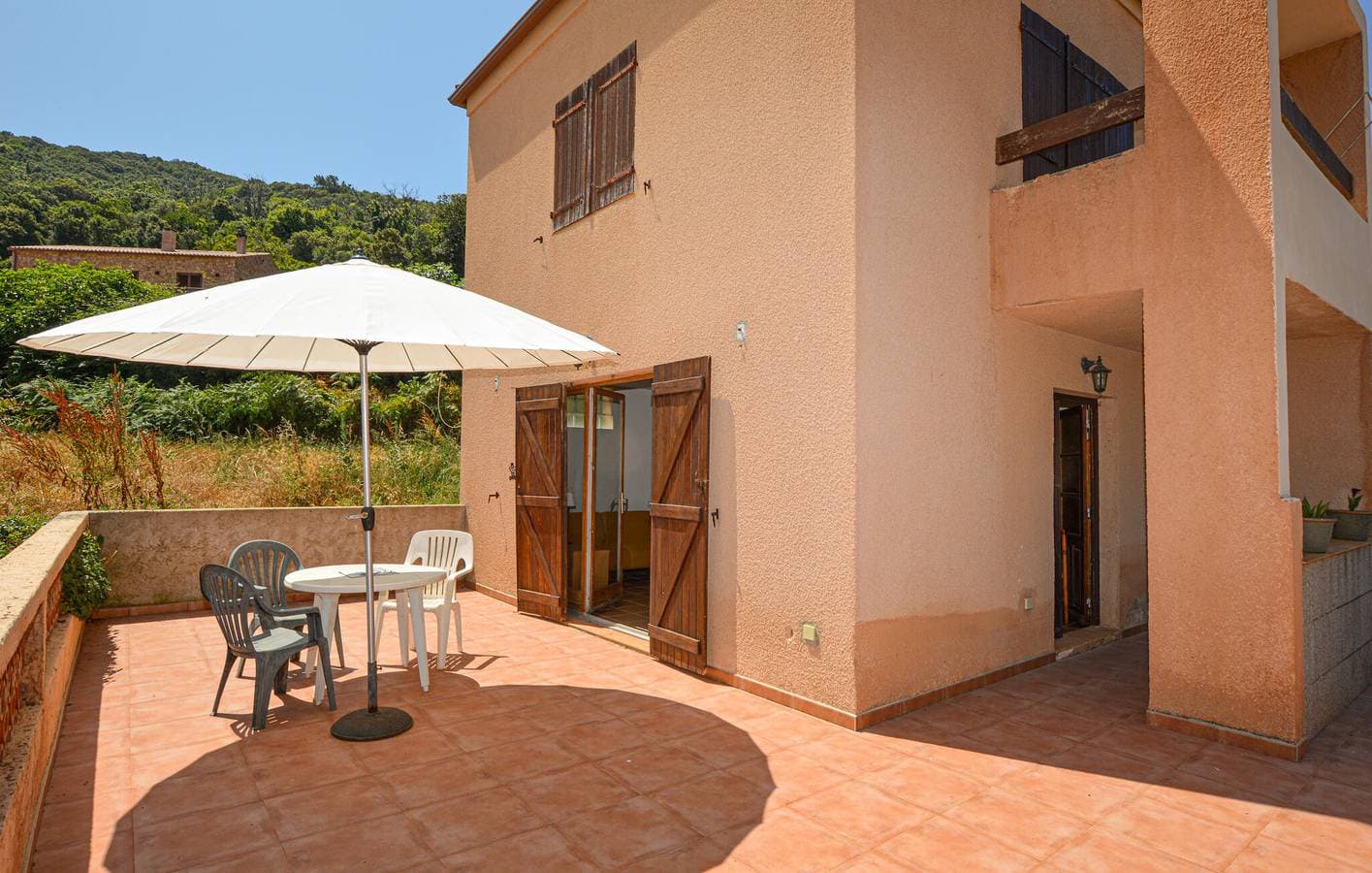 Appartement am Meer mit Terrasse, Parkplatz und Angeln - 2 km zum Strand von Ficajola 1