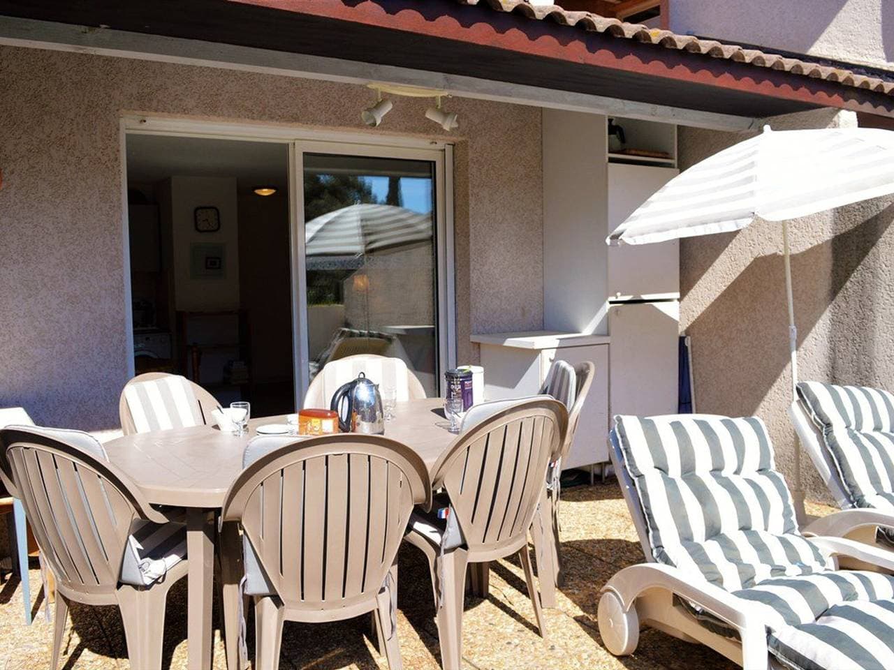 Sonnige Wohnung mit Terrasse, Pool und Parkplatz – 4 Betten – Strand- und Handelsnähe – Le Lavandou 1