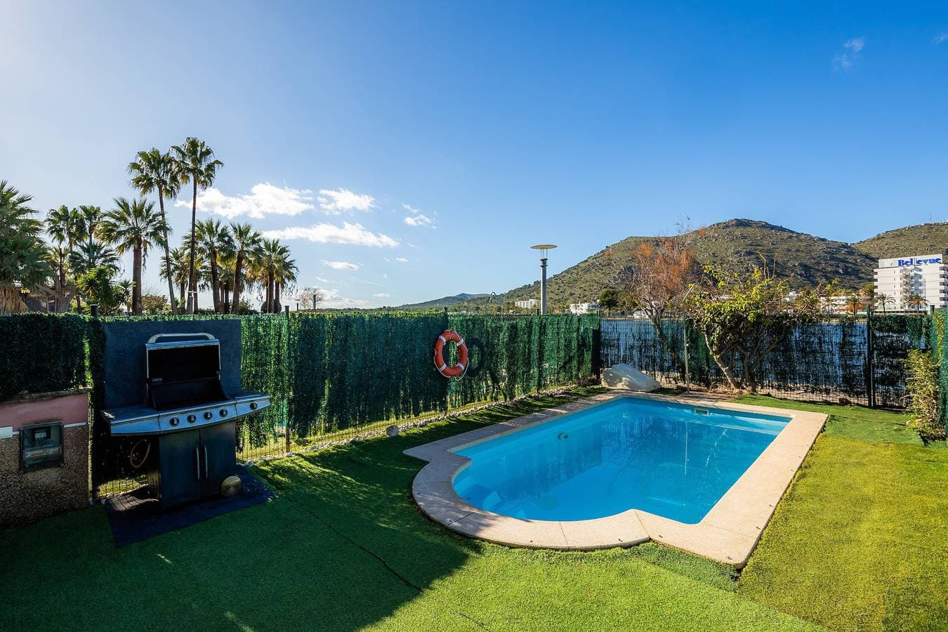 Foto 2 von 37: Chalet 'Llac D'alcudia' mit Seeblick, Wi-Fi und Klimaanlage