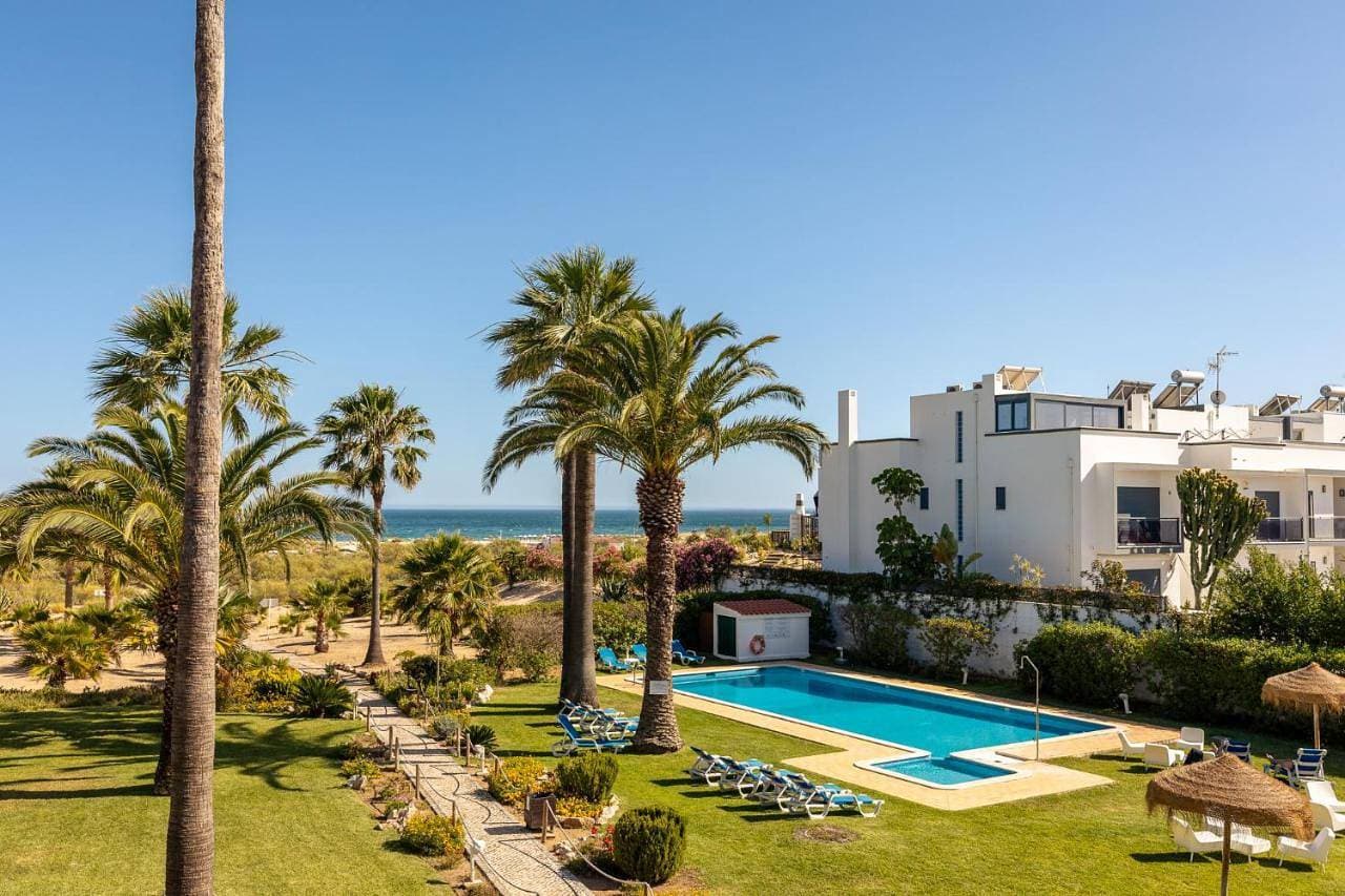 Praia da Lota Beachfront Resort - Hotel & Apartments 1