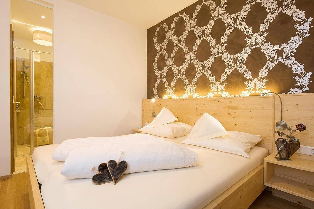 Foto 5 von 12: Double Room with Balcony