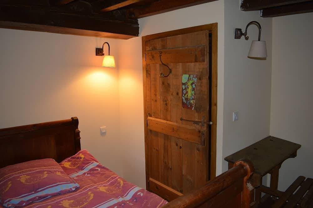 Foto 4 von 16: Charming old buildings in Pyrénées Atlantiques