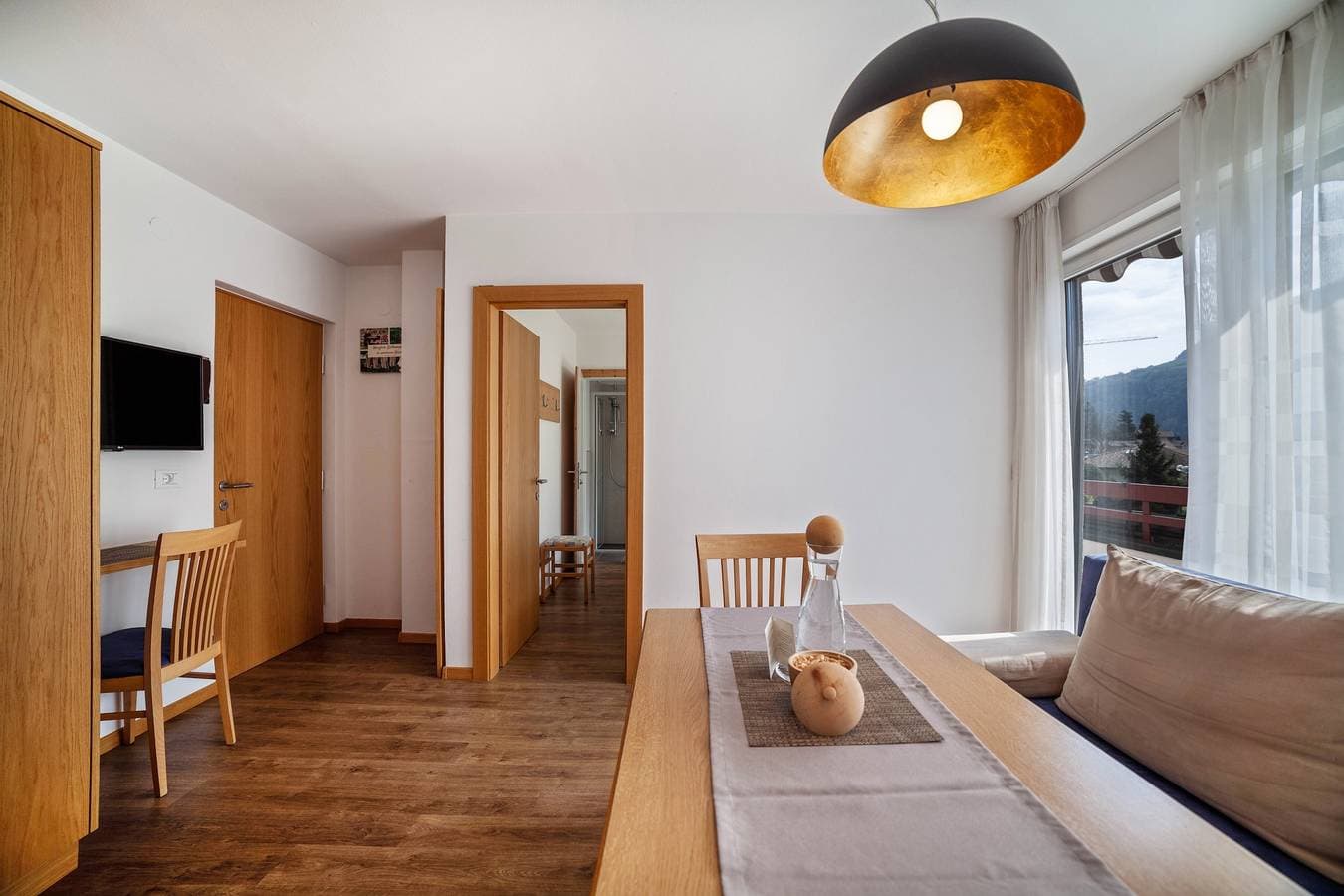 Foto 8 von 23: Ferienwohnung "Schnitzer - Enzian" mit Bergblick, WLAN, Balkon & Garten