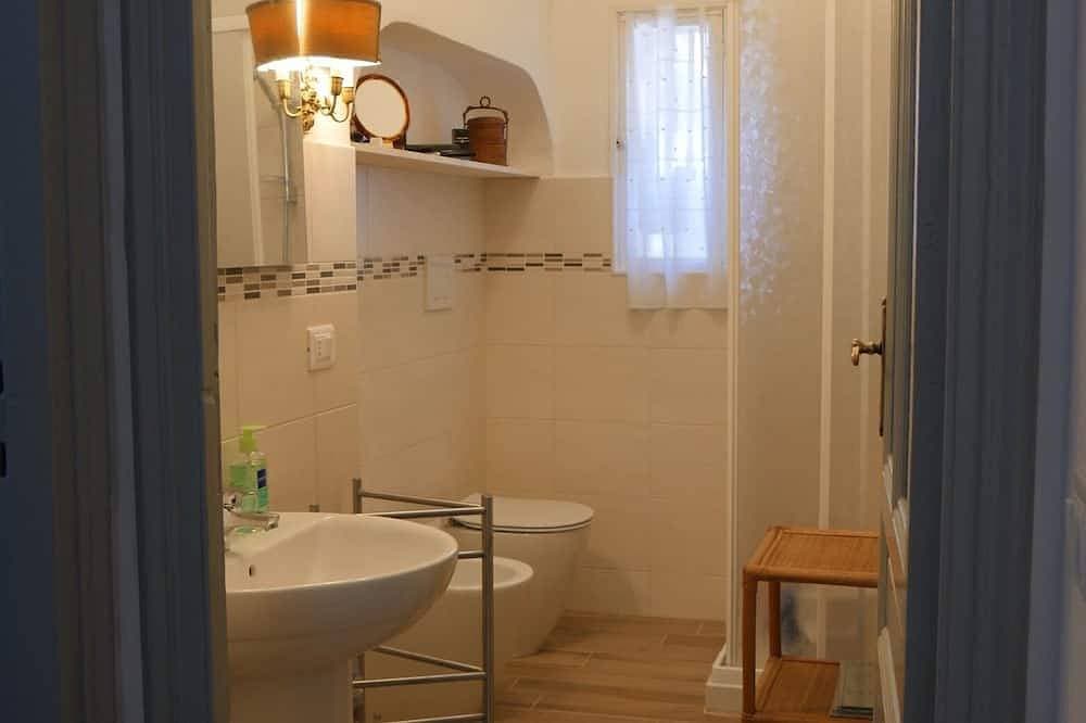 Foto 7 von 22: Wunderschönes Apartment am Meer in einem historischen Gebäude in Oneglia, Riviera dei Fior