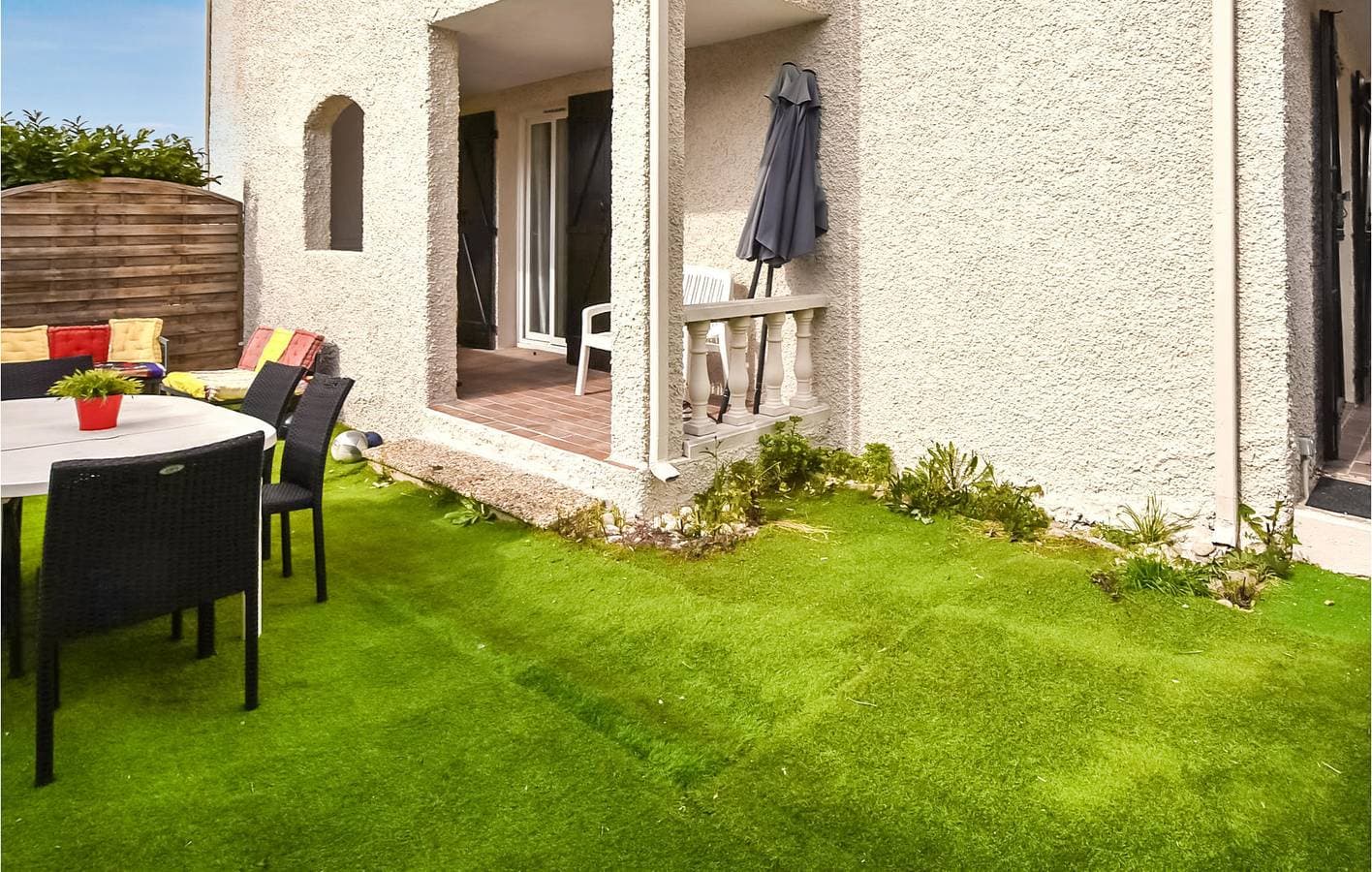 Foto 10 von 24: Abgeschiedene Wohnung mit Terrasse in Les Lecques - Parkplatz, Gefrierschrank, Internet