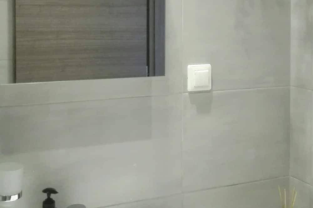 Foto 7 von 30: Sea Escape  Boutique Apt-Steps away from Agii Apostoli & Golden beach