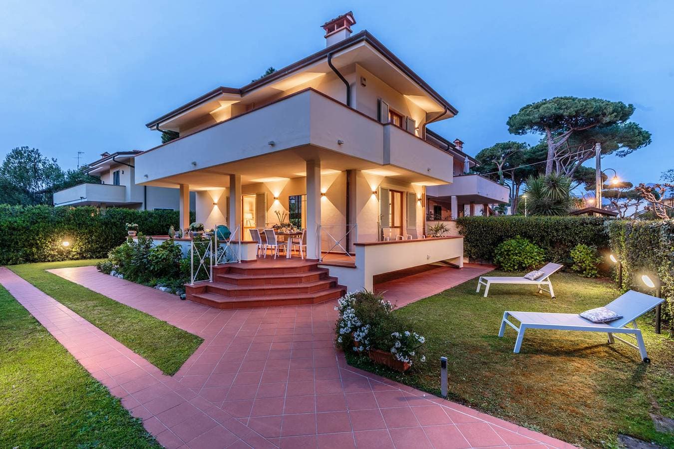 Regina Beach Villa, by the beach in Marina di Piet 1