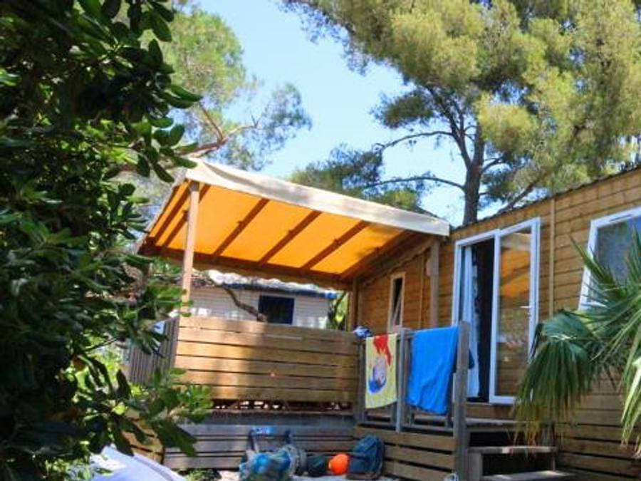 Foto 8 von 10: Camping Clair de Lune - Mobilheim 4 personen - Azur Sérénité 25 m² - 3 Räume - 2 Schlafzimmer - Klimaanlage