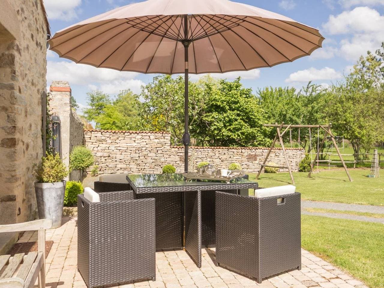 Foto 12 von 16: Charmantes Ferienhaus mit beheiztem Pool und WLAN - 2 Schlafzimmer