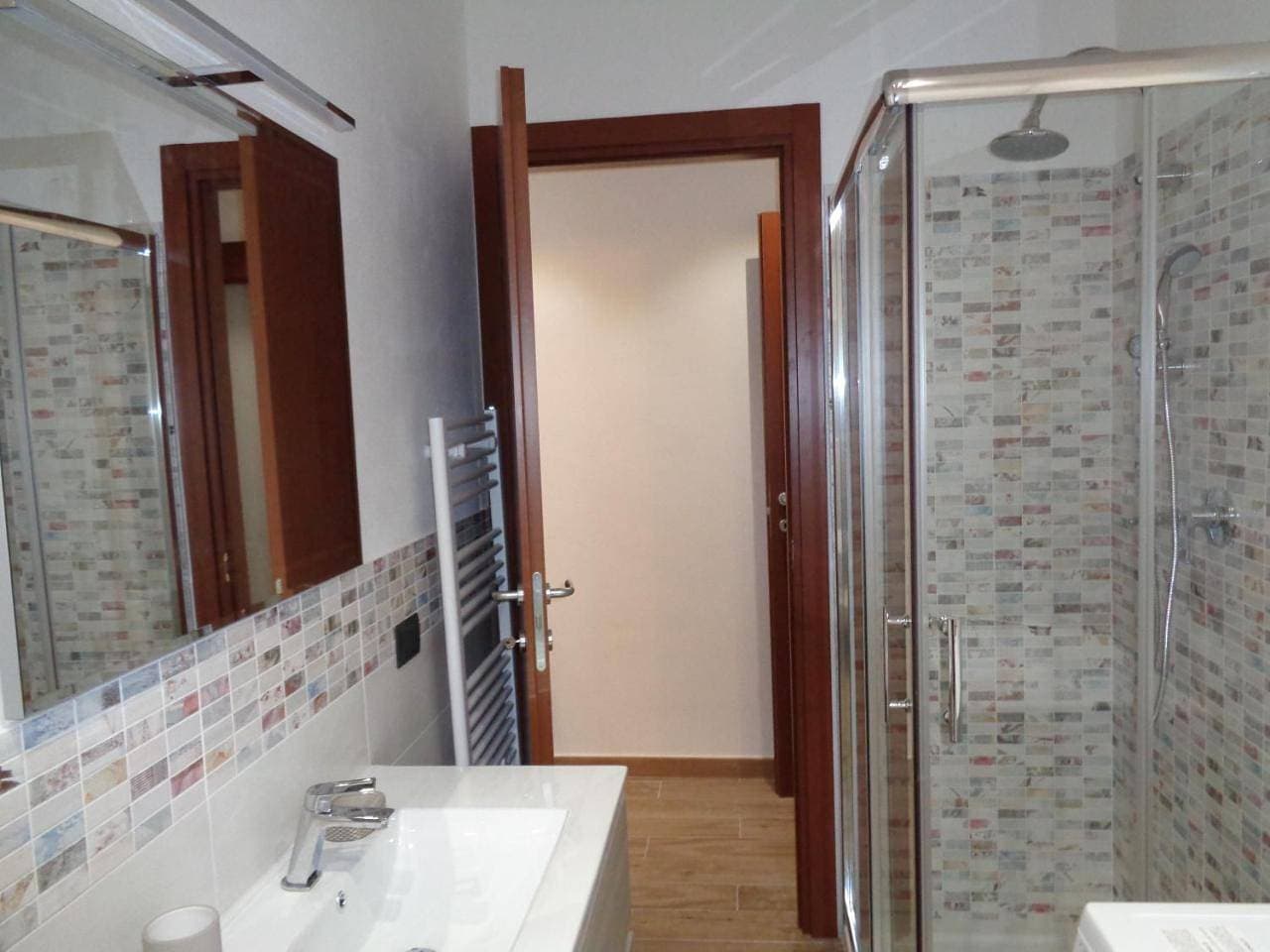 Foto 6 von 55: Two-Bedroom Apartment