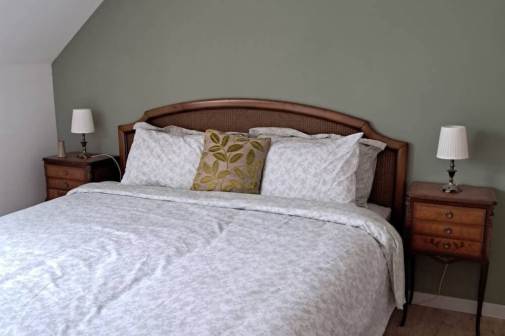 Foto 4 von 30: Take a break and unwind at this well appointed and peaceful oasis.