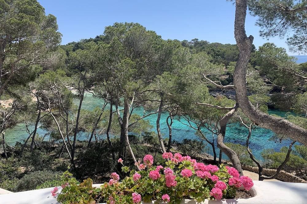 Foto 11 von 30: Große Villa am Strand mit Garten, Terrassen