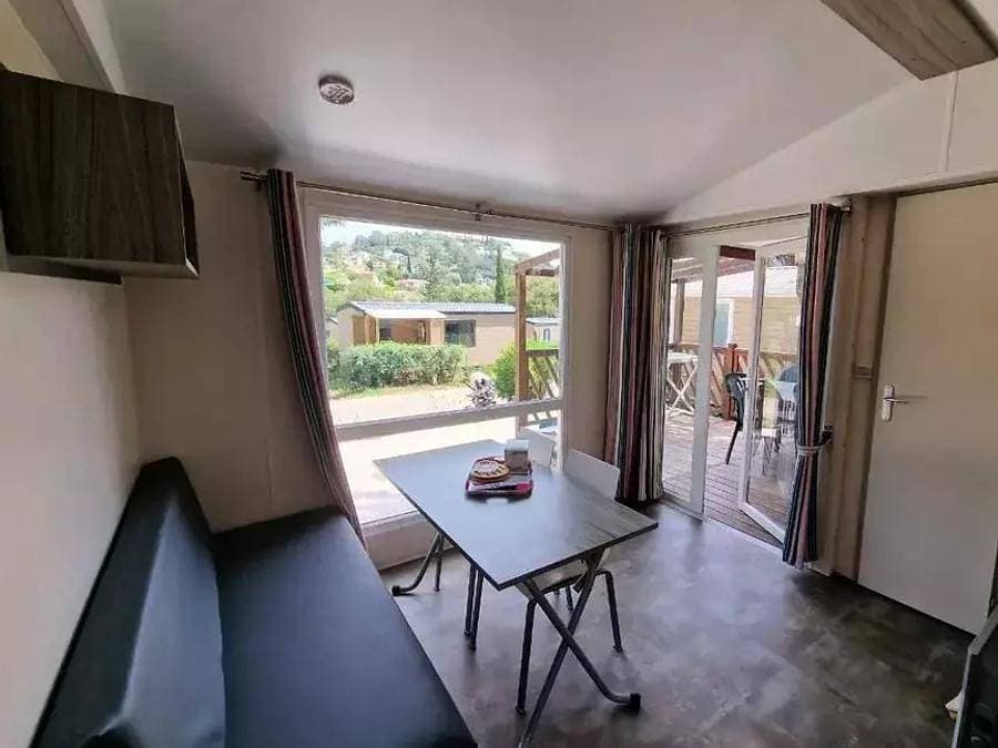 Foto 7 von 23: Camping La Provençale - Mobilheim 4 personen - Mobilheim Olivier 3 Zimmer 4 Personen Klimatisiert + TV