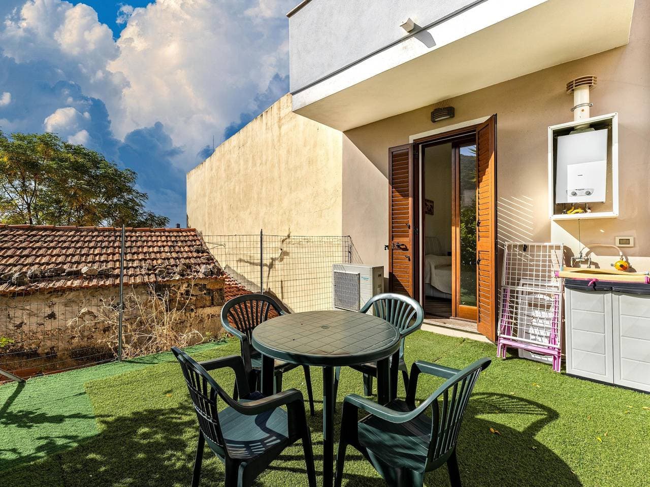 Foto 8 von 35: Klimatisiert, mit Garten und privatem Parkplatz