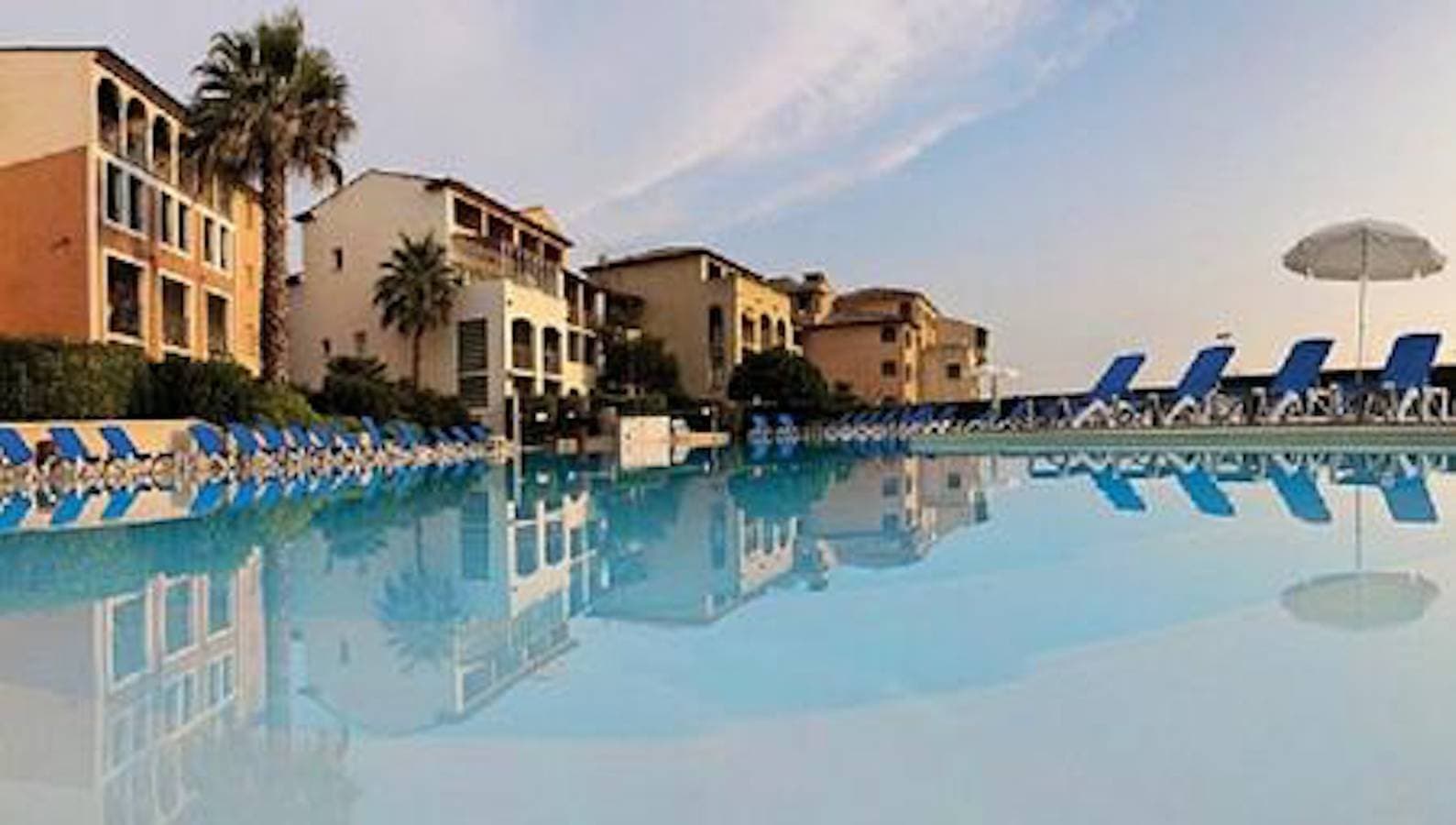 Foto 6 von 58: Apartment mit Pool in Six-Fours-les-Plages 32 m² Meerblick