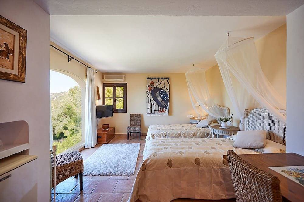 Foto 5 von 24: Großzügige Unterkunft auf Mallorca mit Pool und Meerblick (Villa Peka)