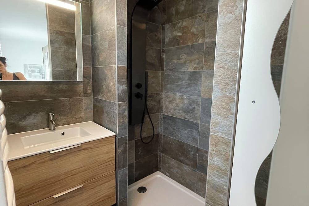 Foto 12 von 30: Grande Villa Moderne Avec Piscine et 5 Chambres sur Grand Terrain