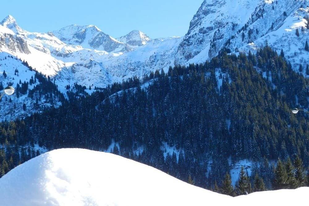 Foto 13 von 15: Bis 100m skipiste, blick tal/skipisten, balkon, parkmöglichkeiten, schließfach für die skier, 18m²